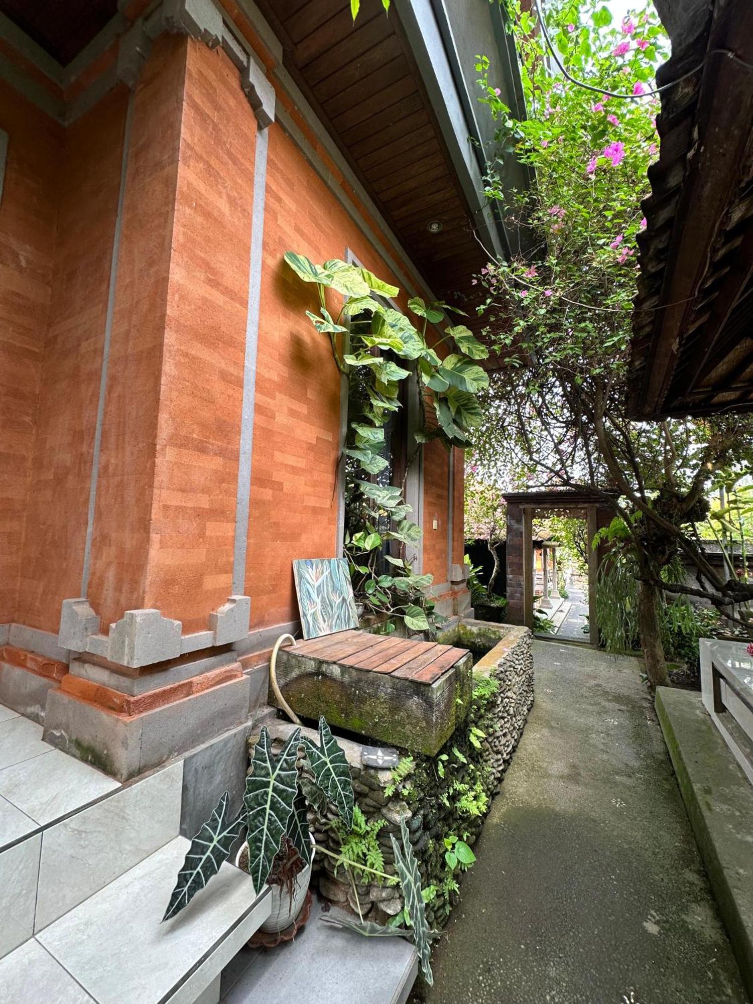 Tagel Karsa House Hotel Убуд Екстериор снимка